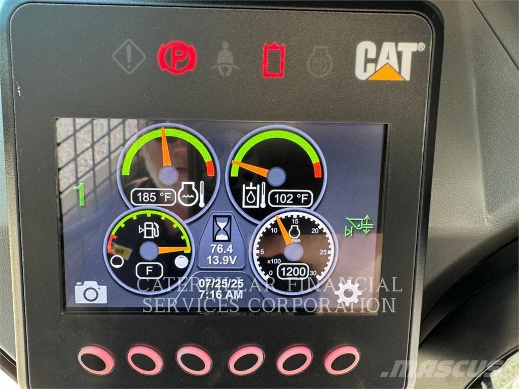 CAT 239D3 推土機