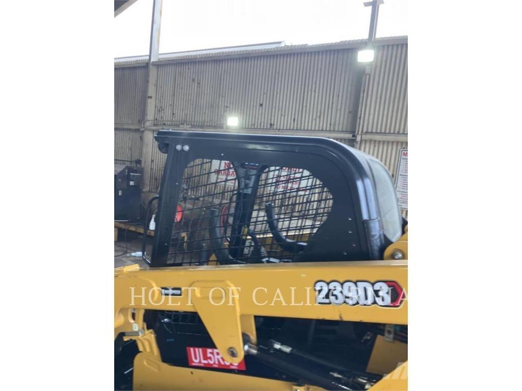 CAT 239D3 推土機