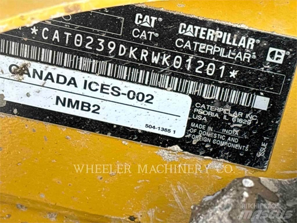 CAT 239D3 C3H2 推土機