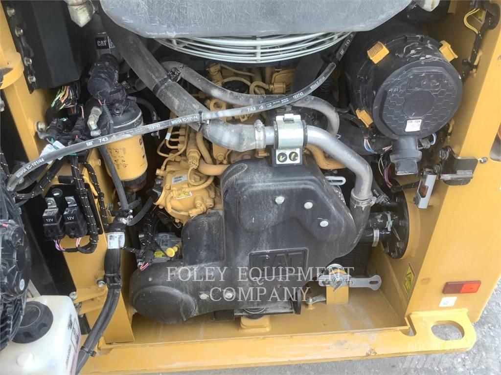 CAT 239D3STD2C 滑移轉向裝載機