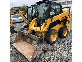 CAT 242D 滑移轉向裝載機