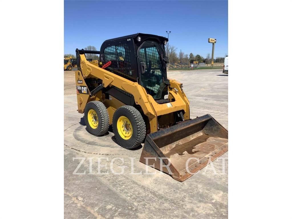 CAT 242D 滑移轉向裝載機