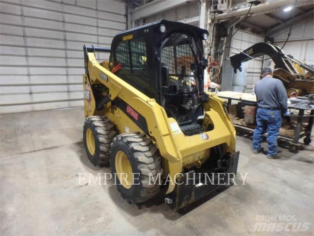 CAT 242D3 CA 滑移轉向裝載機