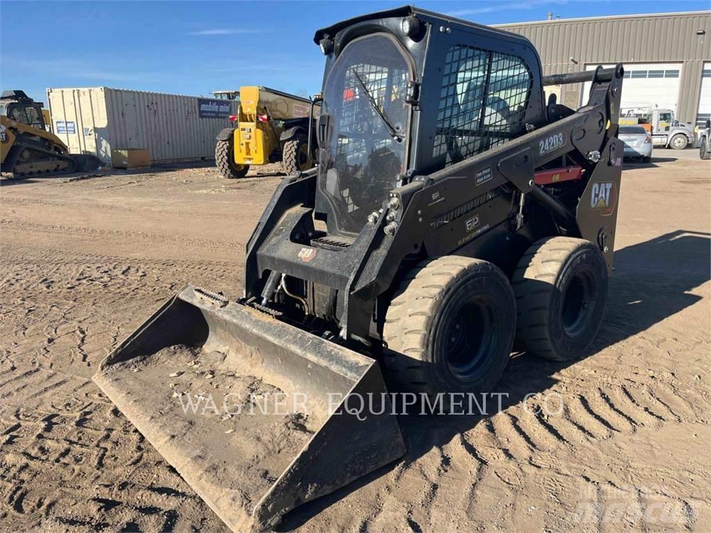 CAT 242D3 HF 滑移轉向裝載機
