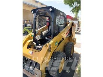 CAT 246 HF 滑移轉向裝載機