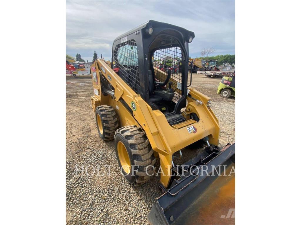CAT 246 HF 滑移轉向裝載機