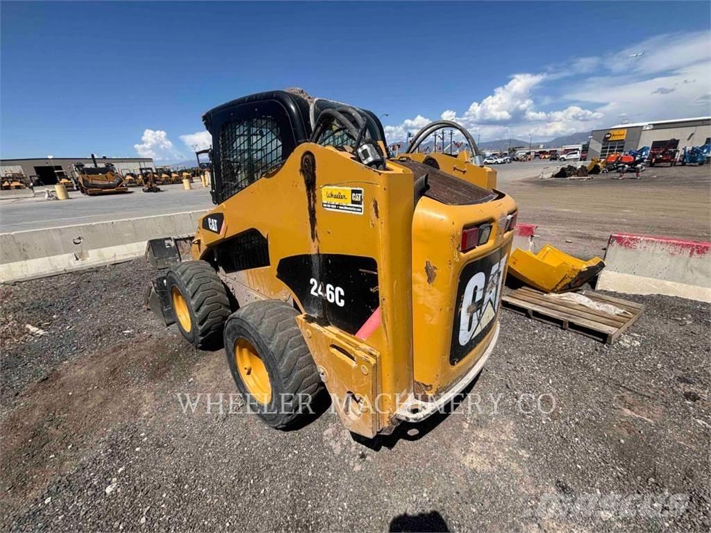 CAT 246C C3-S2 滑移轉向裝載機