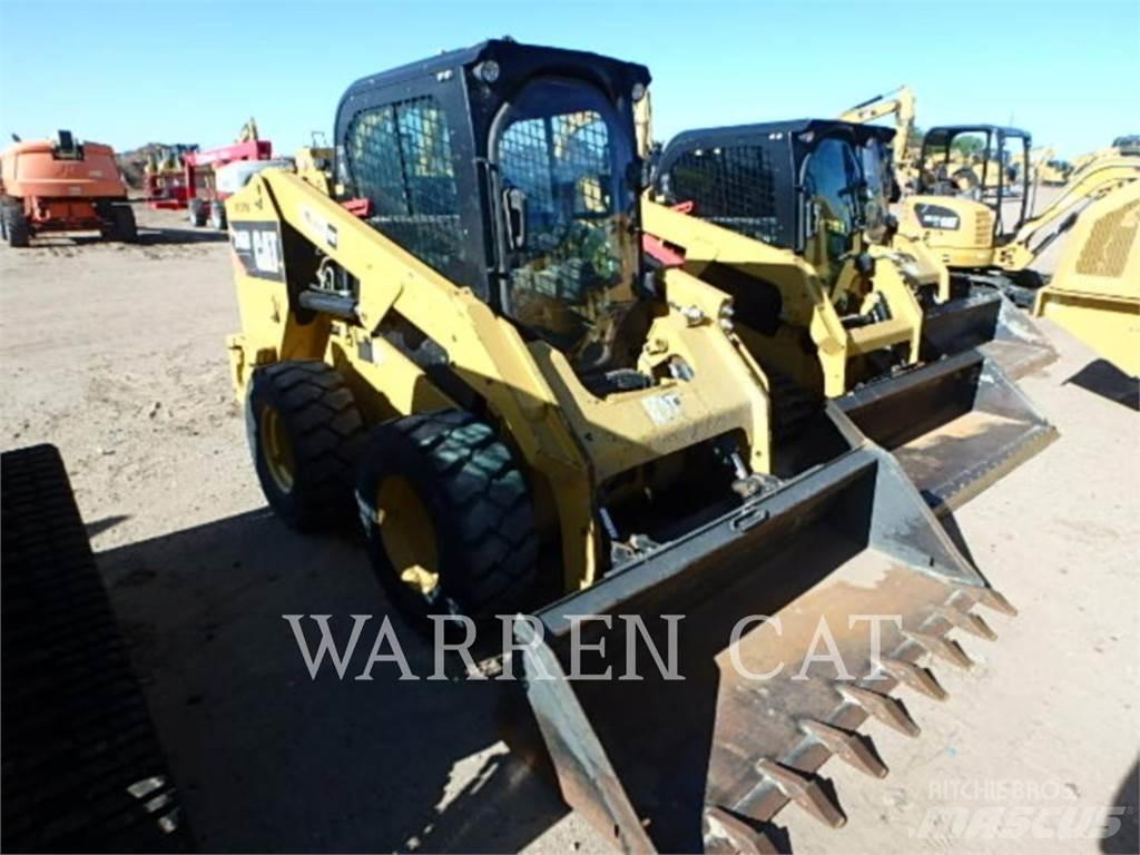 CAT 246D 滑移轉向裝載機