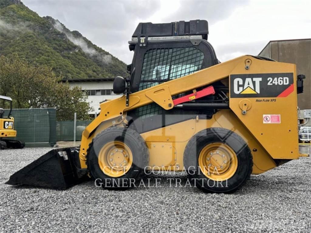 CAT 246D 滑移轉向裝載機