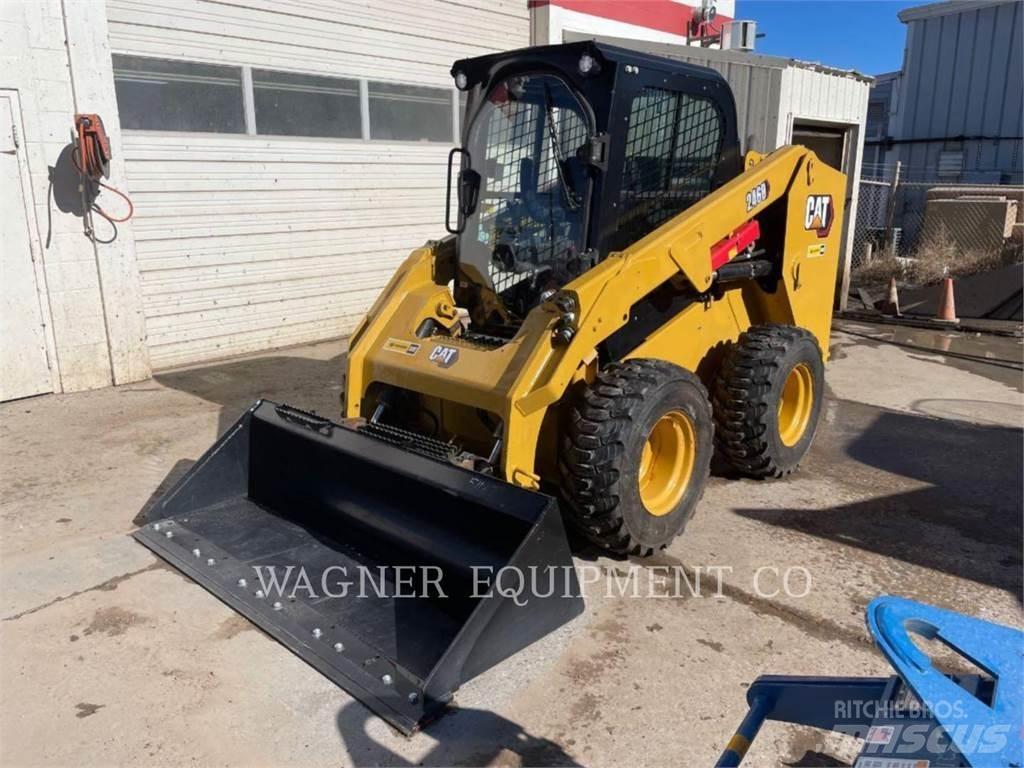 CAT 246D 滑移轉向裝載機