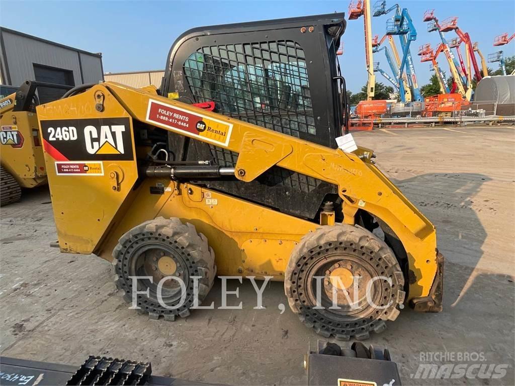 CAT 246D 滑移轉向裝載機