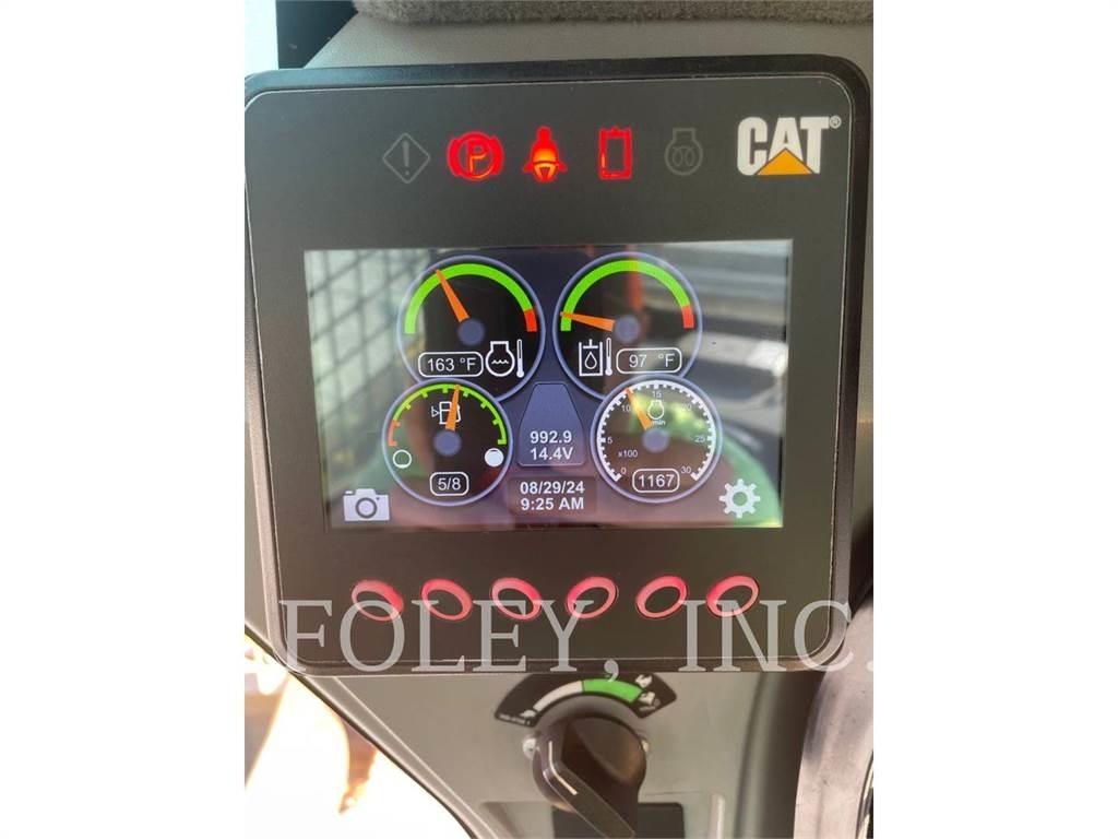 CAT 246D 滑移轉向裝載機