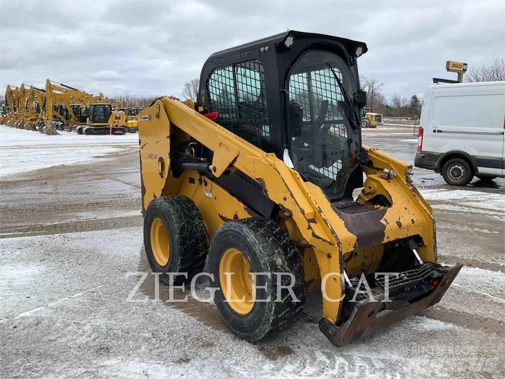 CAT 246D 滑移轉向裝載機