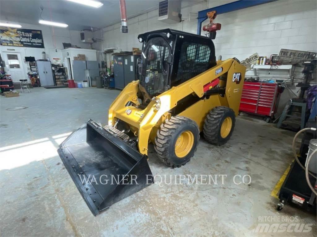 CAT 246D 滑移轉向裝載機