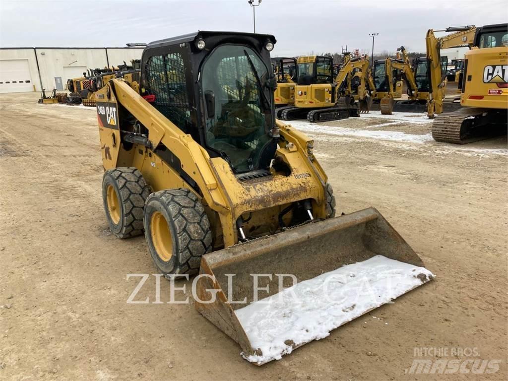 CAT 246D 滑移轉向裝載機