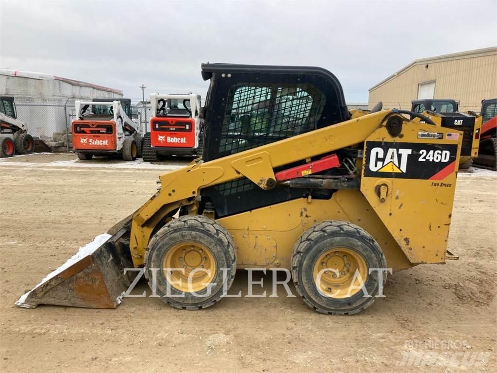 CAT 246D 滑移轉向裝載機