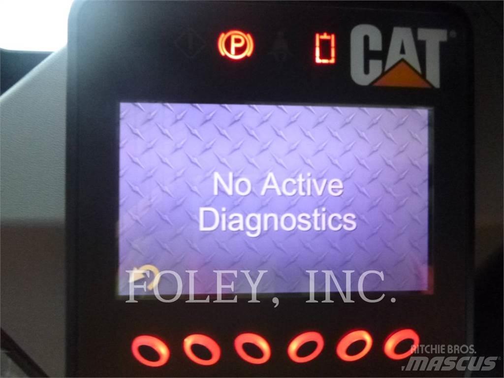 CAT 246D 滑移轉向裝載機