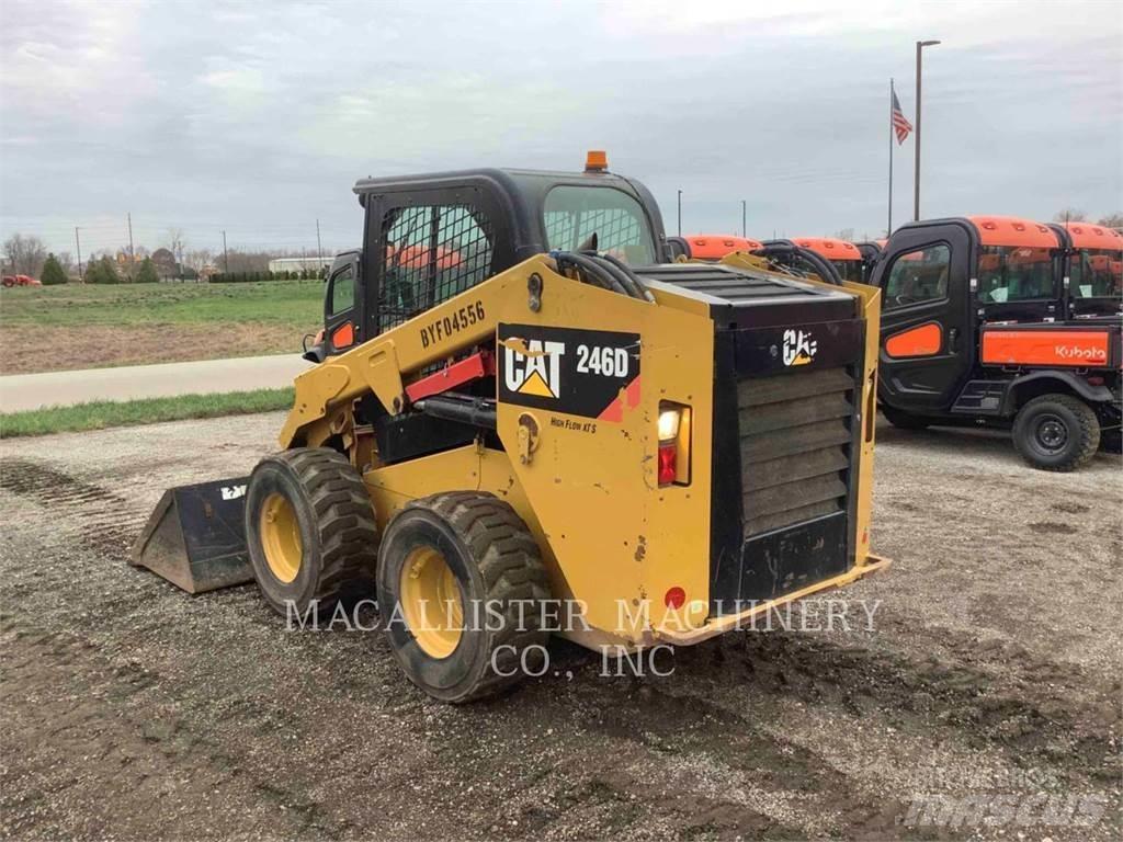 CAT 246D 滑移轉向裝載機