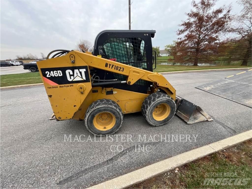 CAT 246D 滑移轉向裝載機