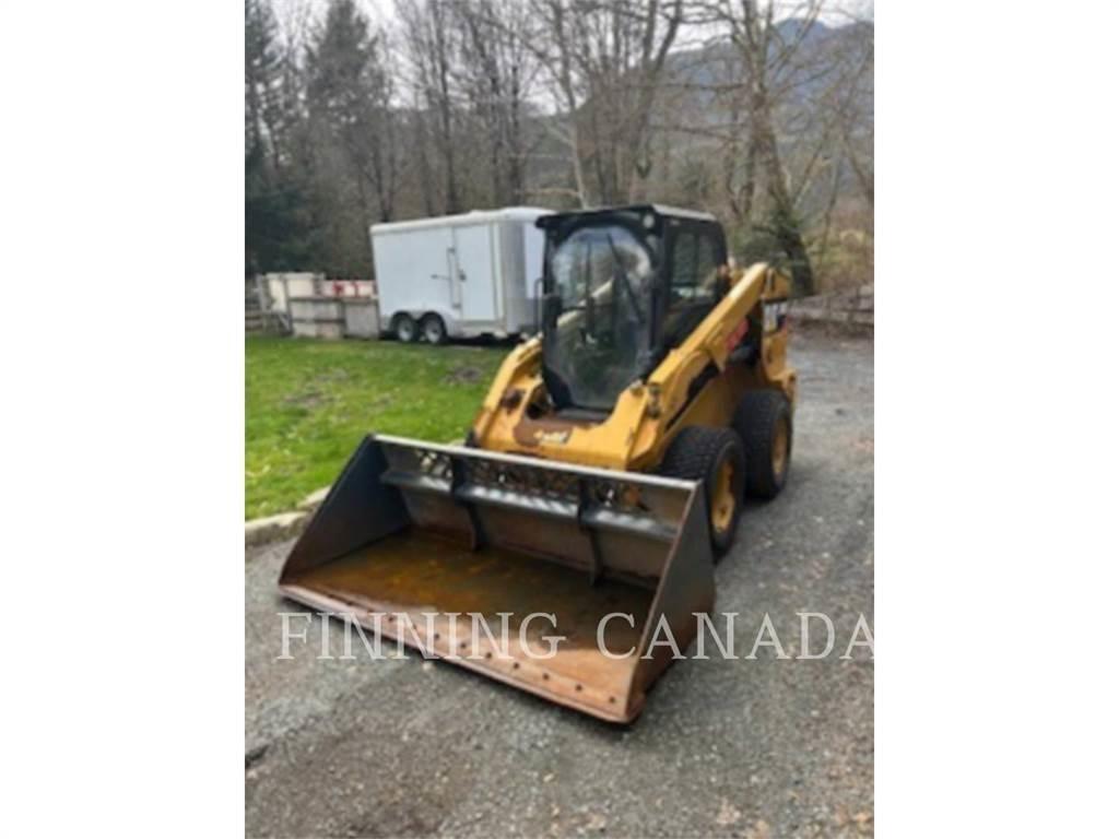 CAT 246D 滑移轉向裝載機