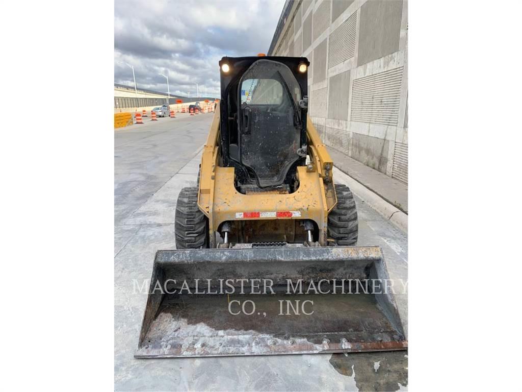 CAT 246D 滑移轉向裝載機