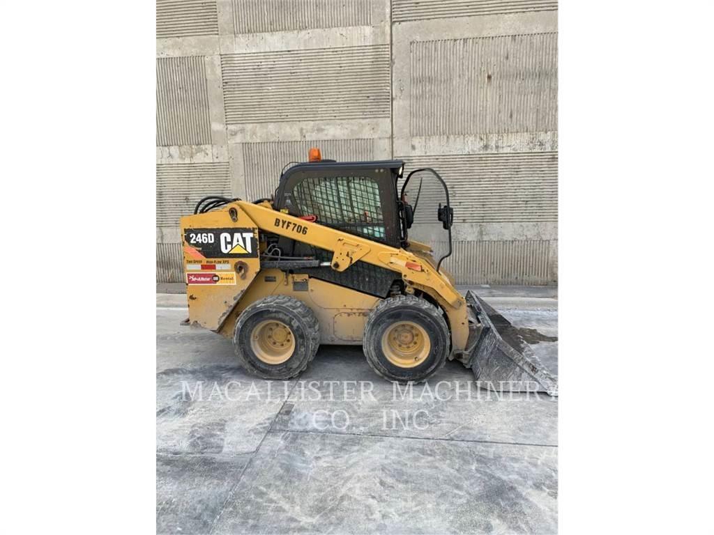 CAT 246D 滑移轉向裝載機