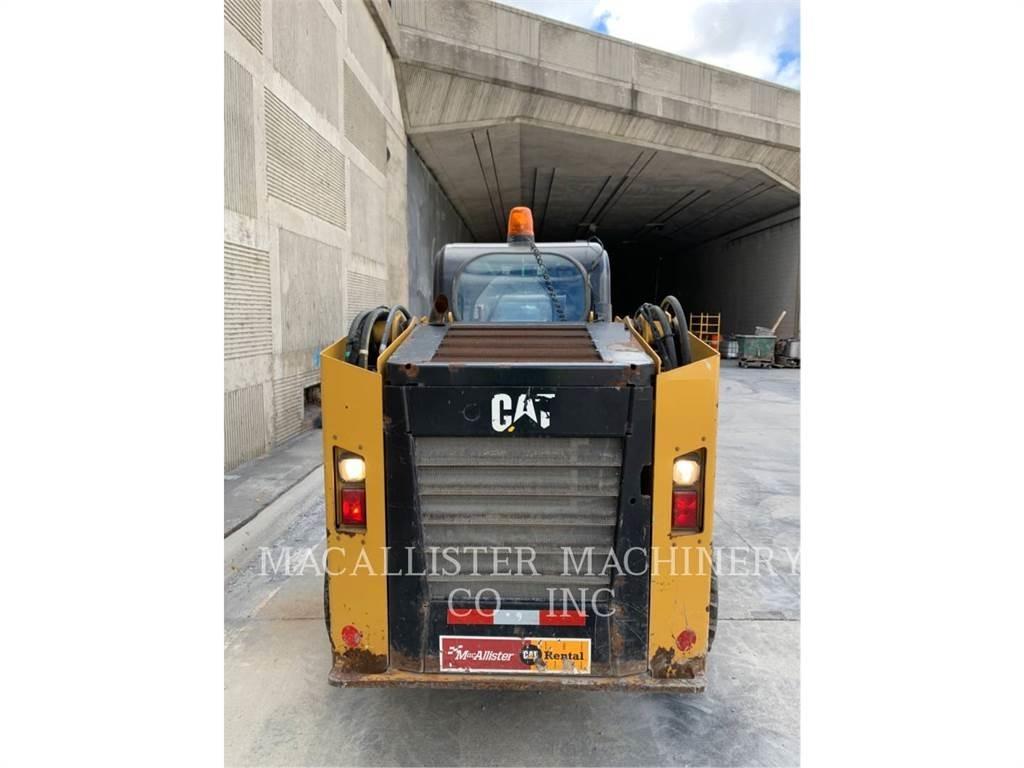 CAT 246D 滑移轉向裝載機