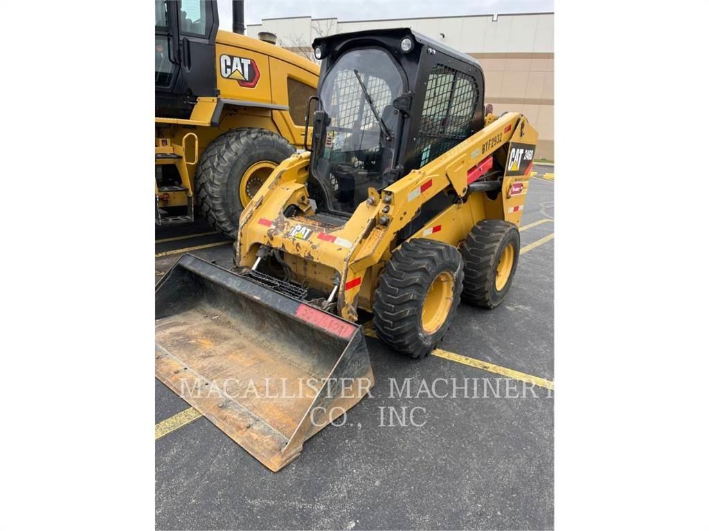 CAT 246D 滑移轉向裝載機