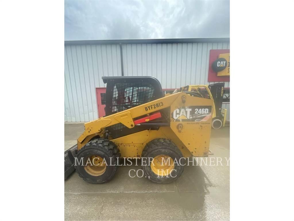 CAT 246D 滑移轉向裝載機