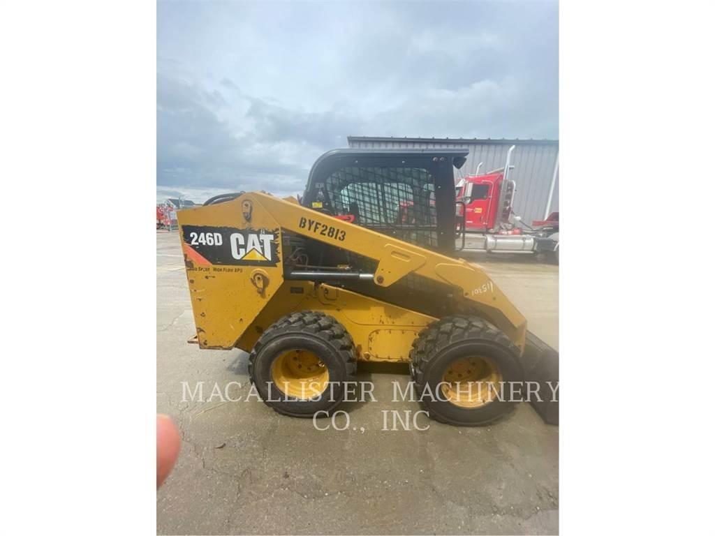 CAT 246D 滑移轉向裝載機