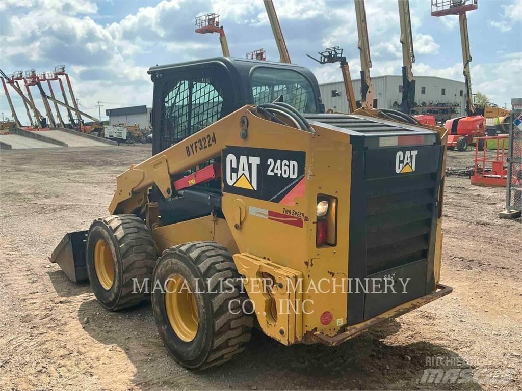 CAT 246D 滑移轉向裝載機