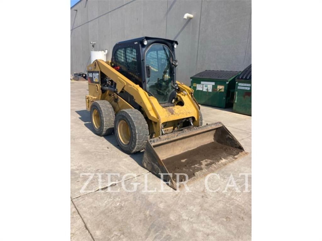 CAT 246D 滑移轉向裝載機