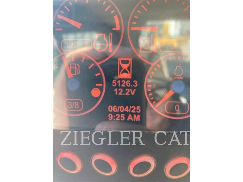 CAT 246D 滑移轉向裝載機