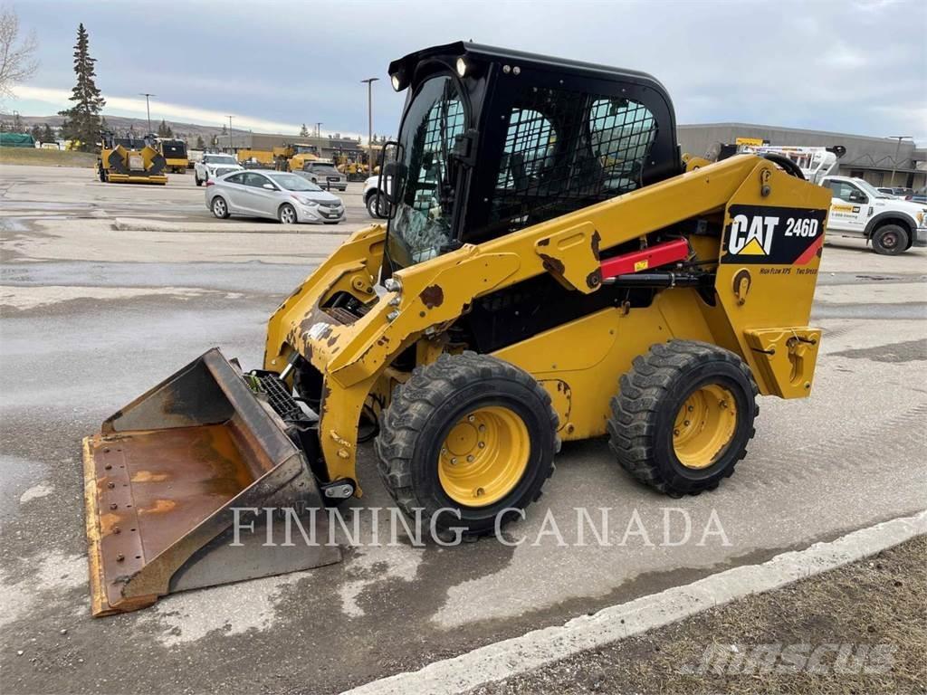 CAT 246D 滑移轉向裝載機