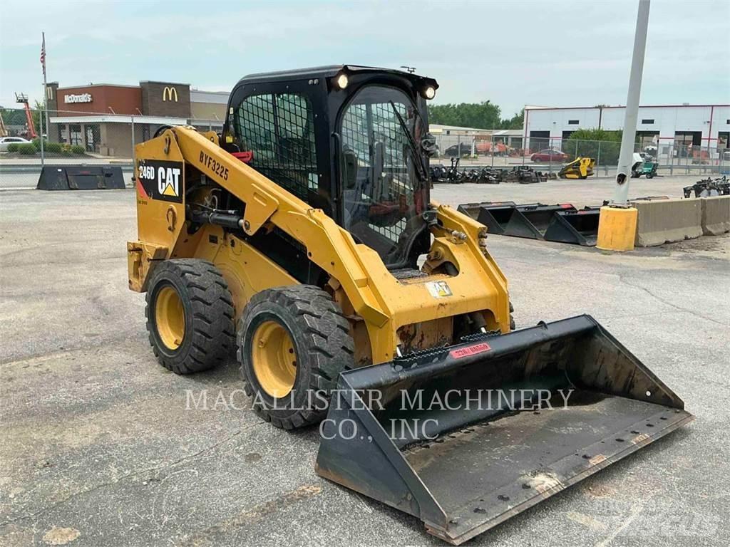 CAT 246D 滑移轉向裝載機