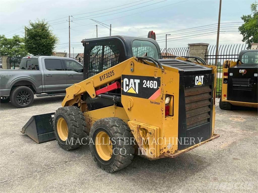 CAT 246D 滑移轉向裝載機