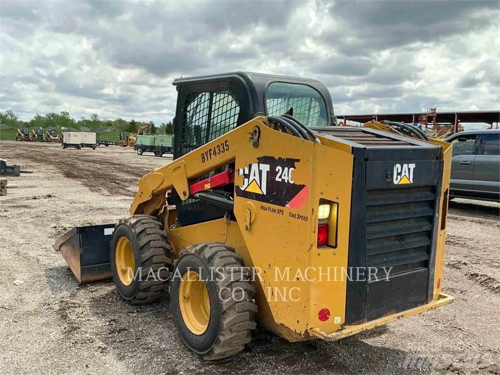 CAT 246D 滑移轉向裝載機