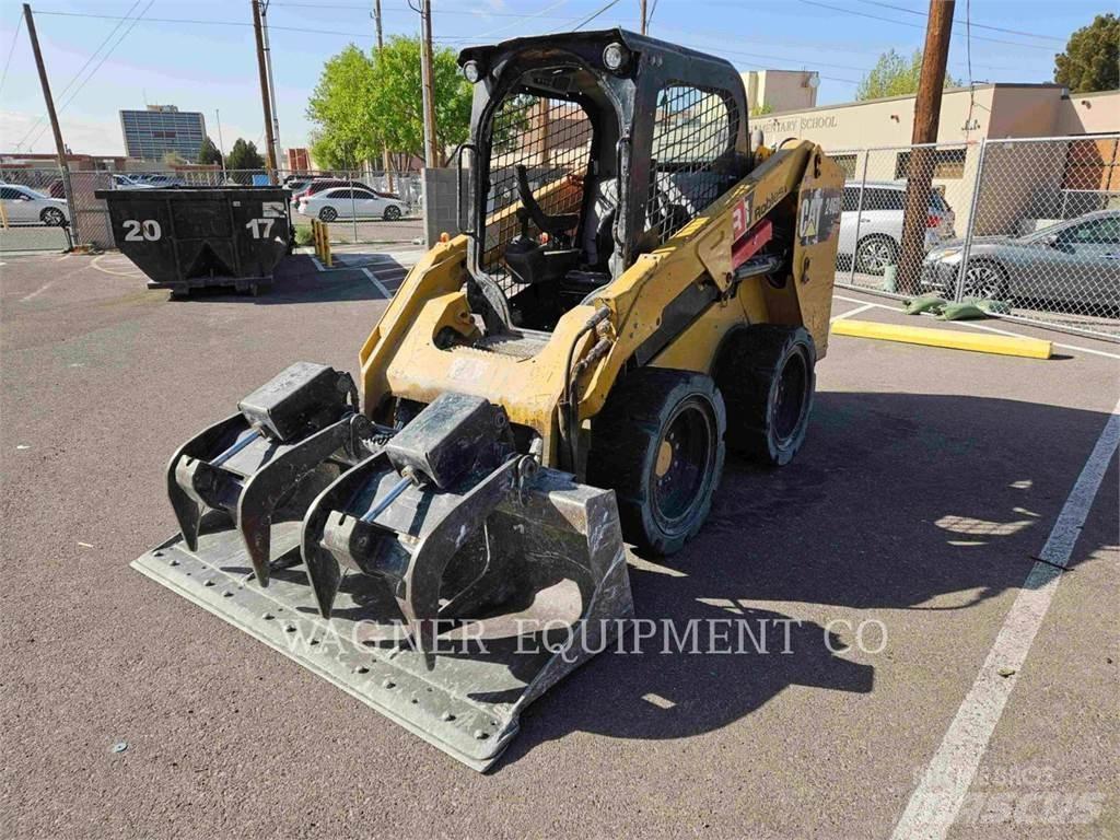 CAT 246D 滑移轉向裝載機