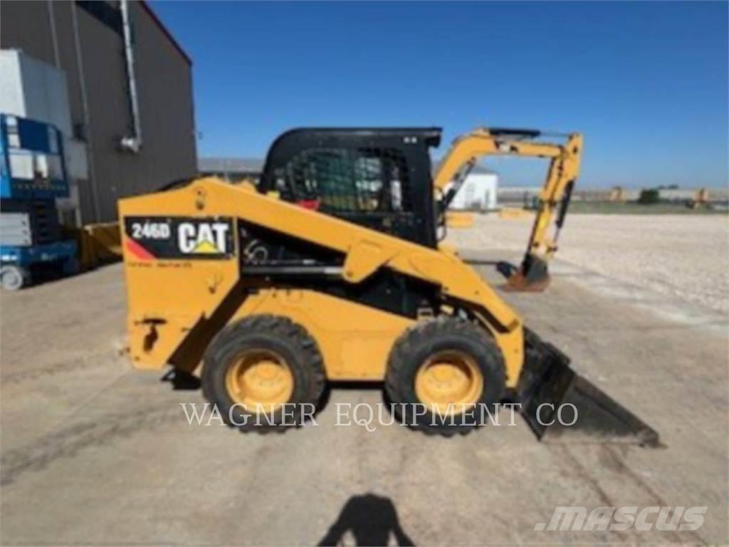 CAT 246D 滑移轉向裝載機