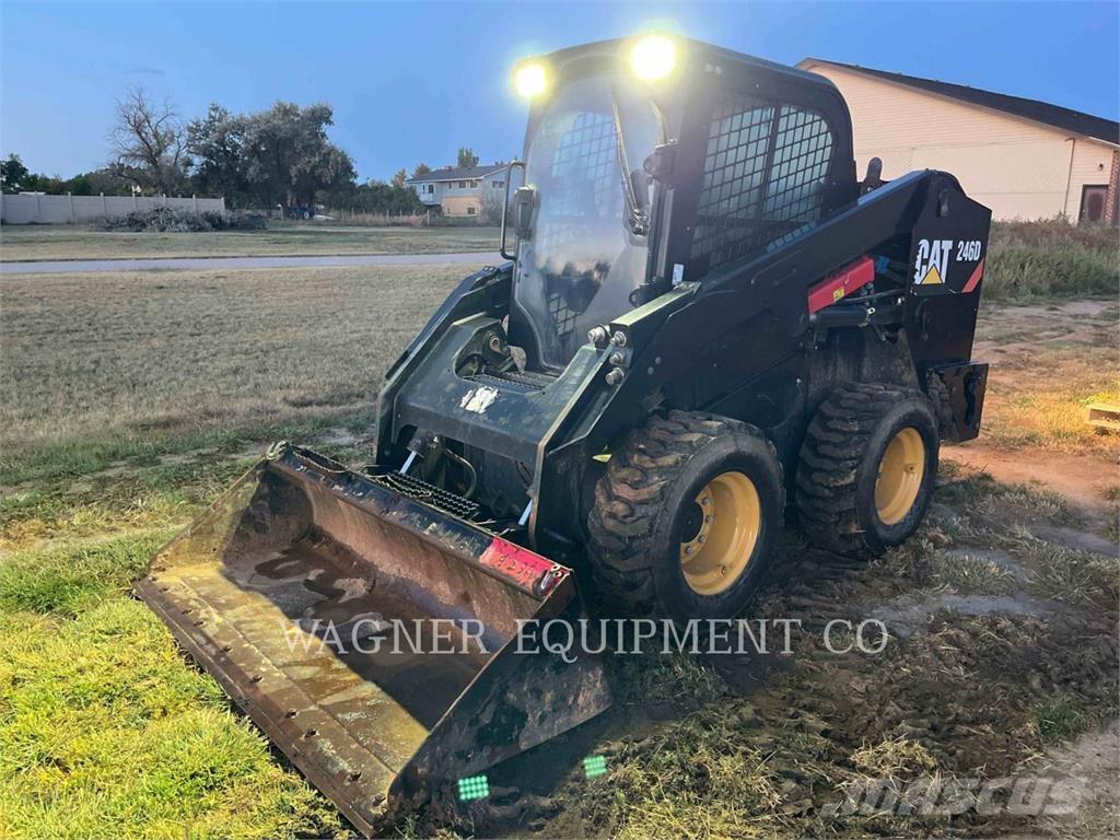 CAT 246D 滑移轉向裝載機