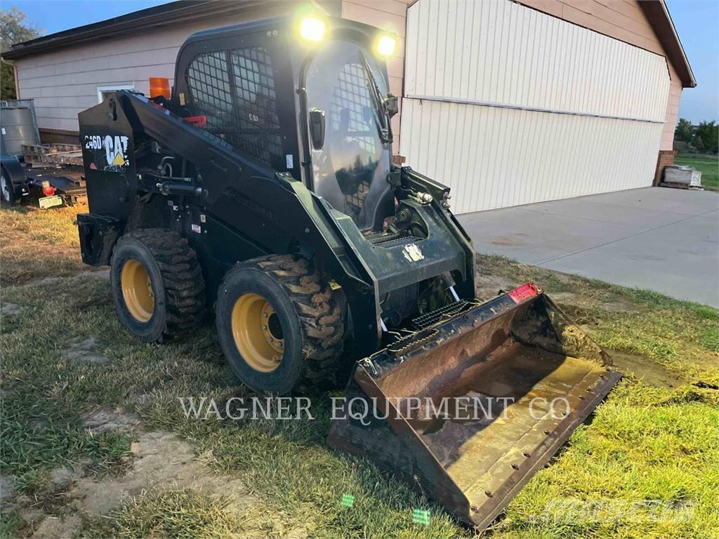 CAT 246D 滑移轉向裝載機