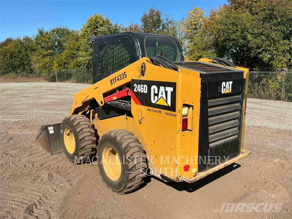 CAT 246D 滑移轉向裝載機
