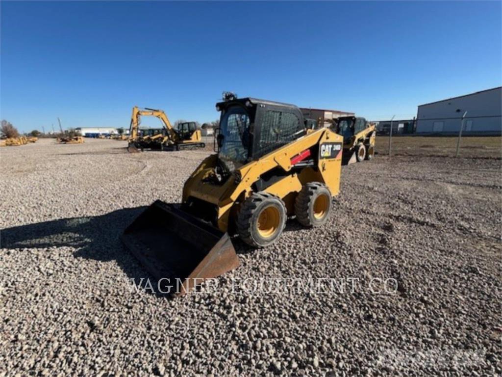 CAT 246D 滑移轉向裝載機