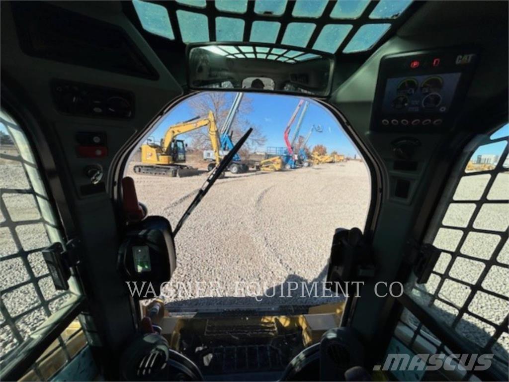 CAT 246D 滑移轉向裝載機