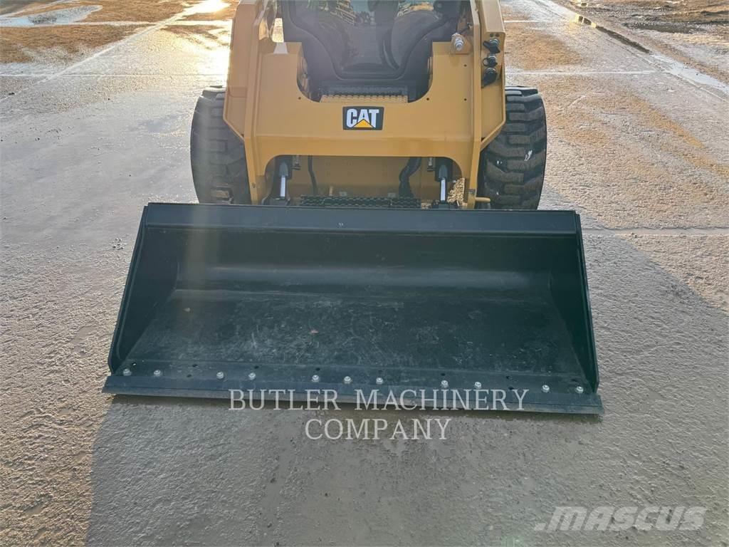 CAT 246D C3H2 滑移轉向裝載機