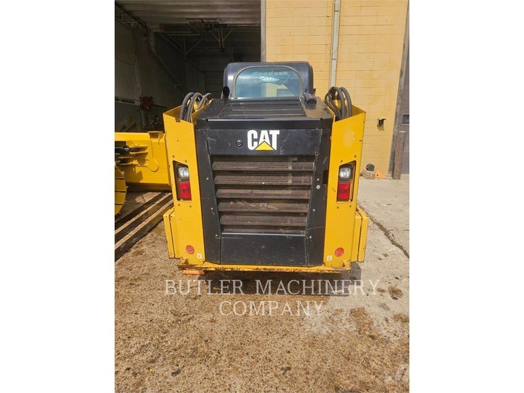 CAT 246D C3H2 滑移轉向裝載機
