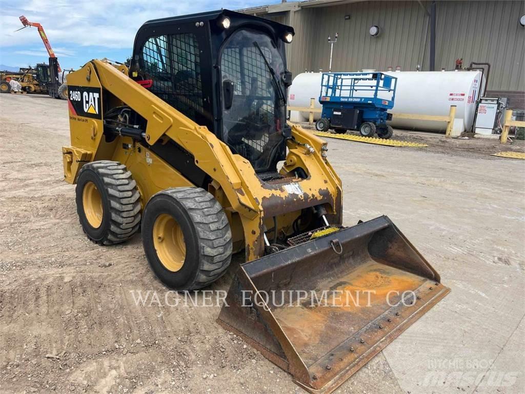 CAT 246D HF 滑移轉向裝載機