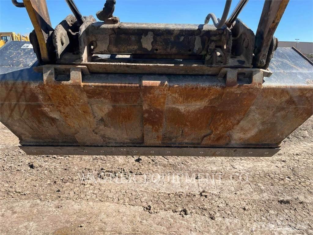 CAT 246D3 滑移轉向裝載機