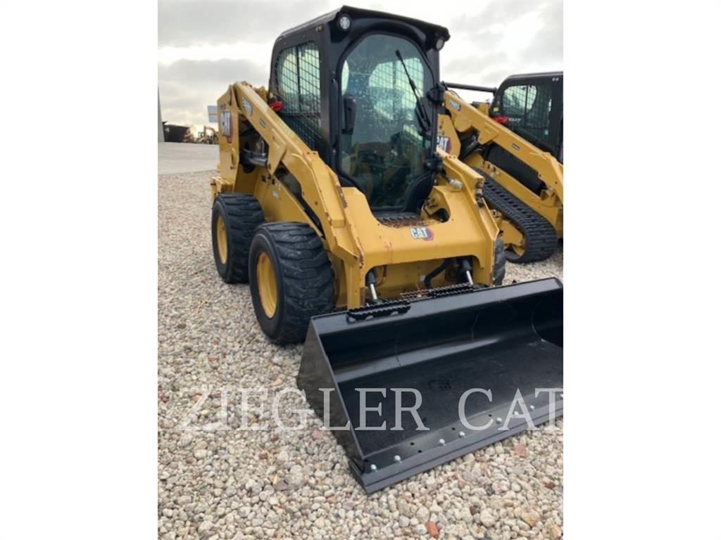 CAT 246D3 滑移轉向裝載機