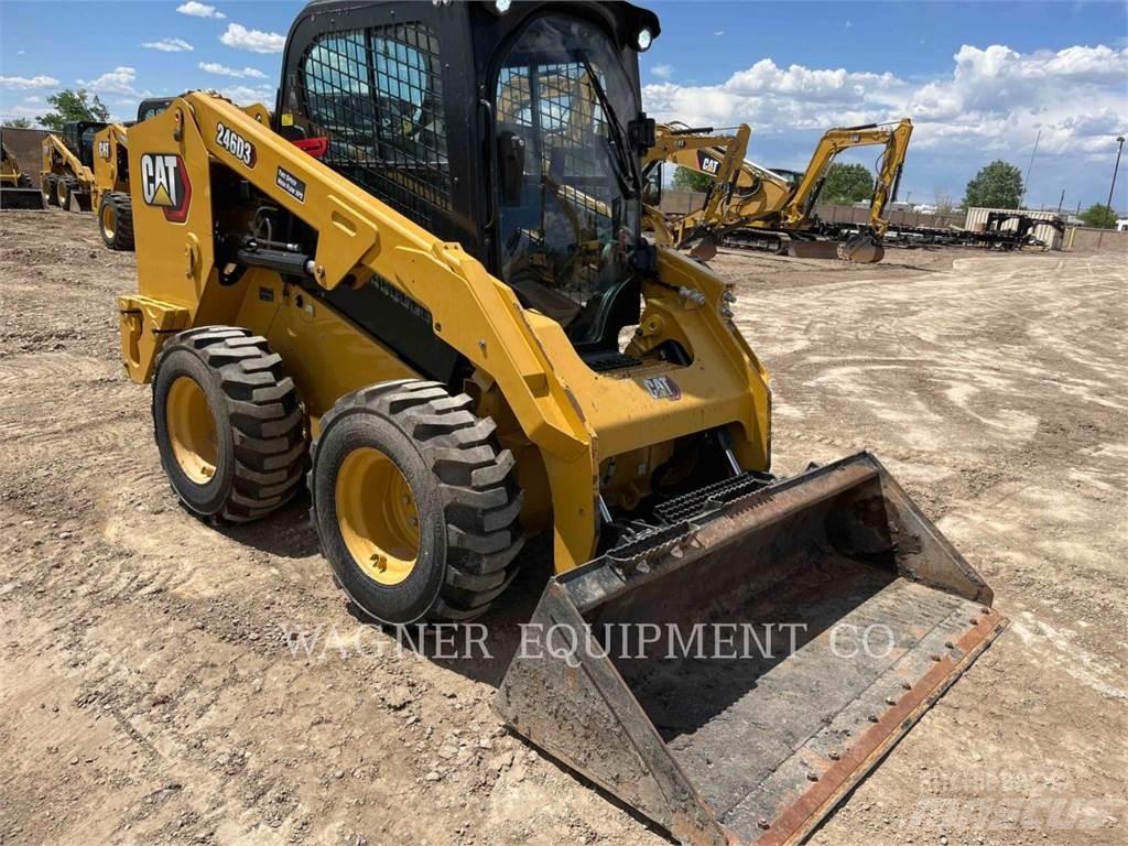 CAT 246D3 滑移轉向裝載機